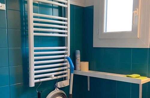 Le Porge Ski Chalet | Chalet Sérénité La Jenny with Shared Pool & Wi-Fi