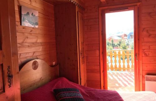 La Toussuire Ski Chalet | Chalet Savoyard 7 pers, au pied des pistes, terrasse Sud-Ouest, près des commerces, parking privé - FR-1-416-104