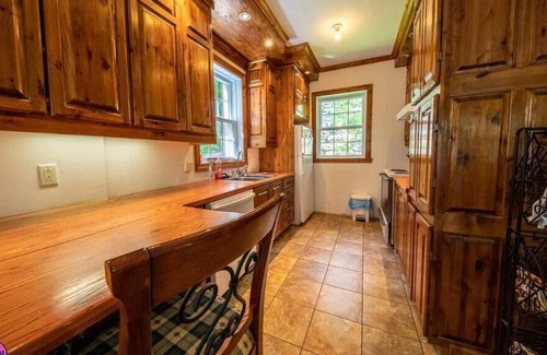Chertsey Ski Chalet | Chalet sur le Bord du Lac Brûlé - SPA-BILLARD- Kayaks