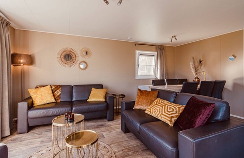 Giethoorn House | Chalet 't Wiede is a beautiful chalet for up to six guests.