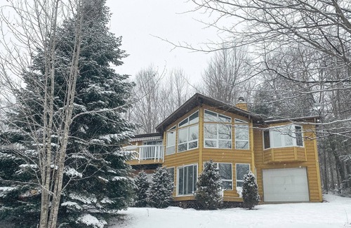 Saint-Hippolyte Ski Chalet | Chalet the little chick