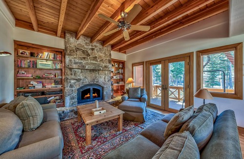 Sugar Bowl Resort House | Chalet Town Home - Beautiful Townhome nestled in the California's Sierra