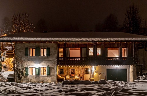 Les Gets Ski Chalet | Chalet typical Savoyard farmhouse in the countryside, family holidays and friends