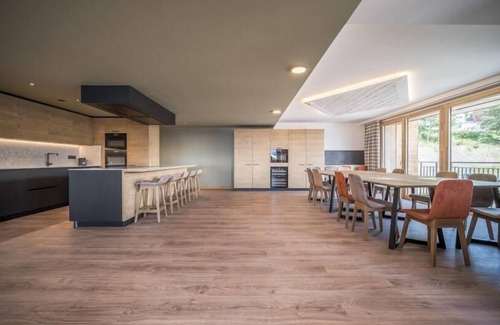 La Rosiere Ski Chalet | Chalet, wifi, 100m from ski slopes, 3rd floor, swimming pool, sauna, hammam, balcony, tv, ski locker