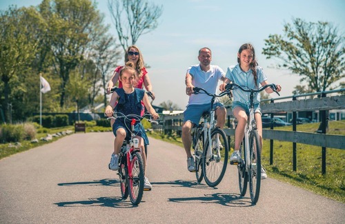 Oost-Graftdijk House | Chalet with 2 bedrooms and patio