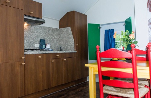 IJhorst Ski Chalet | Chalet with dishwasher, in natural environment