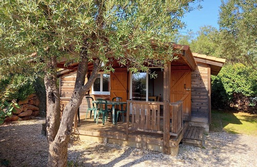 Tuchan Ski Chalet | Chalets & Bed & Breakfast for rent Up to 6 people