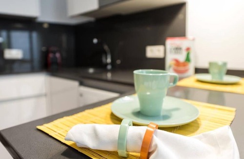 Gaztambide Apartment | Chamberí con jardín A by RegalateMadrid