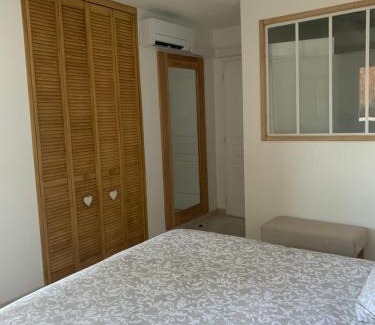 La Londe-les-Maures Bed & Breakfast | Chambre 2 dans un petit paradis