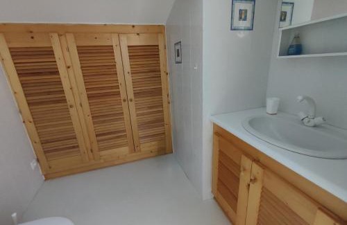 Saint-Siffret Apartment | Chambre avec clim piscine proche centre ville d'Uzès