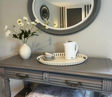 Neuille-Pont-Pierre Bed & Breakfast | chambre d'hôtes dans un moulin du 16ème