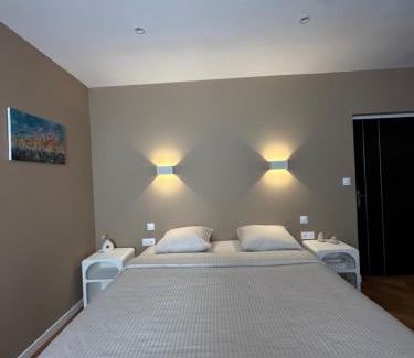 Domagne House | Chambre privée avec salle de bain