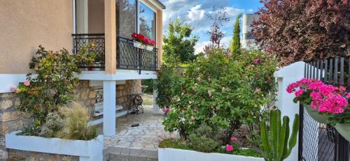 Champigny-sur-Marne Bed & Breakfast | Chambres meublées Sdb Wc et accès privatifs - Suite familiale