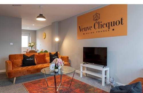 Darlington House | Champagne House - 4 Bed Property