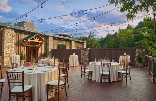 Seven Springs Apartment | Champion Hotel | Slopeside Stay + Pool & Spa