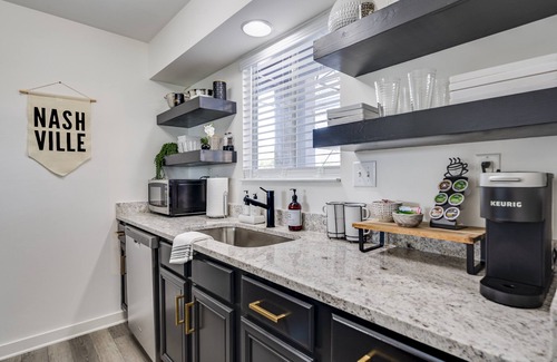 East Bank Condo | Championship Nashville 1 Bedroom Riverfront Condo