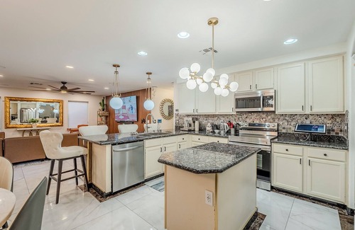 Carino Estates House | Chandler House Free Heated Pool/Spa/Game Room/Golf
