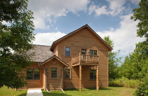 Sturgeon Bay Cabin | Chanticleer Cabins Evergreen Cabin