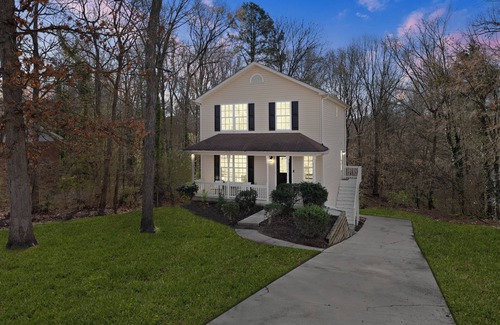 Paw Creek House | Charlotte Game Haven: Pool Table, Games & Fun Near the Action