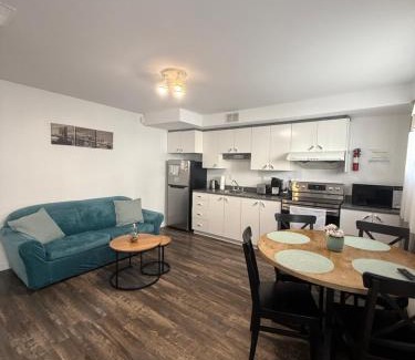 Saint-Hubert Apartment | Charmant appartement au sous-sol