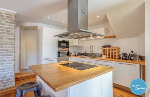 Menthon-Saint-Bernard Apartment | Charmant Duplex au Cœur du Village