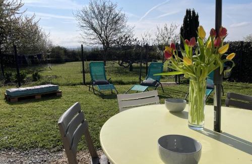 Louchy-Montfand House | Charmant gîte contemporain avec piscine chauffée, idéal pour 4 personnes - FR-1-489-444