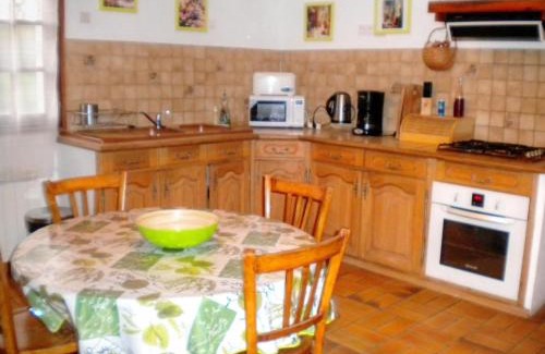 Mazieres-de-Touraine House | Charmant Gîte en Touraine avec Jardin et Poêle à Bois - FR-1-381-240