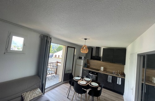 Bielle Apartment | Charmant T2, vue Montagne et Piscine Couverte