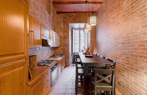 Rione VI Parione Apartment | Charme Pettinari 11 people