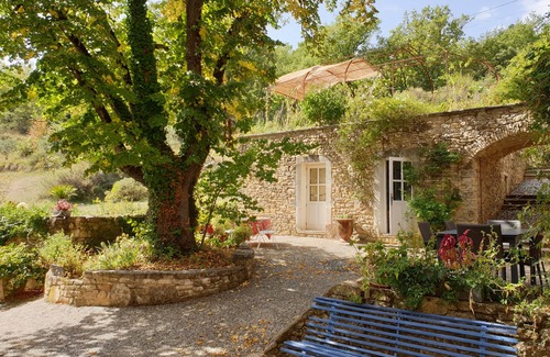 Saint-Paulet-de-Caisson House | Charming Provencal farmhouse with large swimming pool in the Valbonne forest