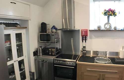 Cauldon Low House | Charming 1 Bed Peak Dist Cottage Barn Alton Towers