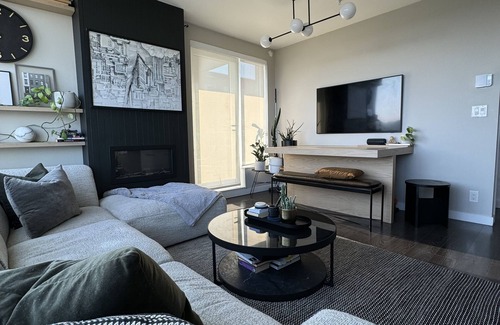 Downtown Eastside House | Charming 1 bedroom apartment near downtown Vancouver!