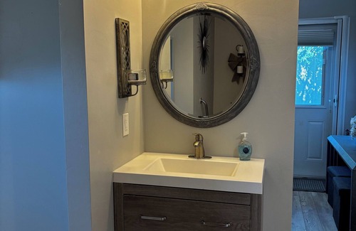 Clearwater House | Charming 1-bedroom apt in home w/private entrace in Clearwater