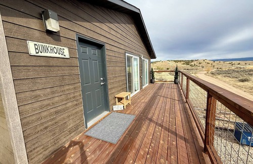 Ten Sleep Apartment | Charming 1-bedroom apartment in awesome Ten Sleep with AC