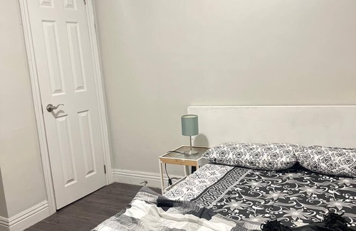 York Apartment | Charming 1-bedroom apartment with AC and WiFi in lovely Toronto