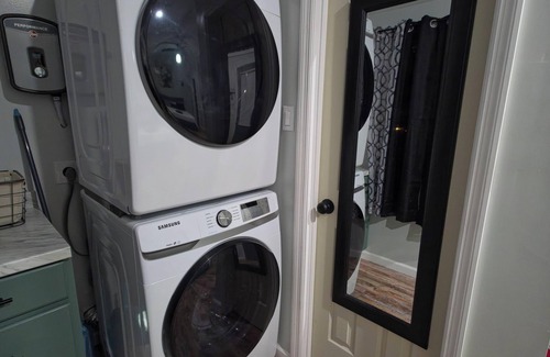 Florence Cabin | Charming 1-bedroom cabin in welcoming Florence with AC and heating