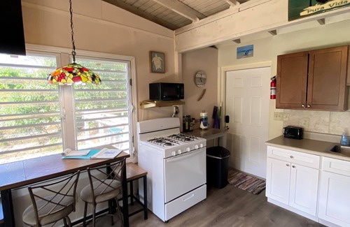 Estate Saint Quaco and Zimmerman Cottage | Charming 1-bedroom cottage with WiFi and AC in delightful St John