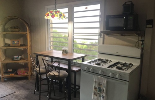 Estate Saint Quaco and Zimmerman Cottage | Charming 1-bedroom cottage with WiFi and AC in delightful St John