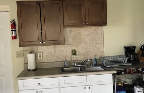 Estate Saint Quaco and Zimmerman Cottage | Charming 1-bedroom cottage with WiFi and AC in delightful St John