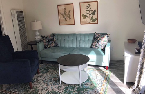 Boyes Hot Springs Cottage | Charming 1-bedroom guest house with WiFi and AC in beautiful Sonoma