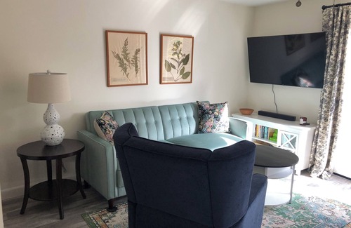 Boyes Hot Springs Cottage | Charming 1-bedroom guest house with WiFi and AC in beautiful Sonoma