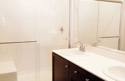 Fontana House | Charming 1 bedroom in townhouse in a new construction gated community.