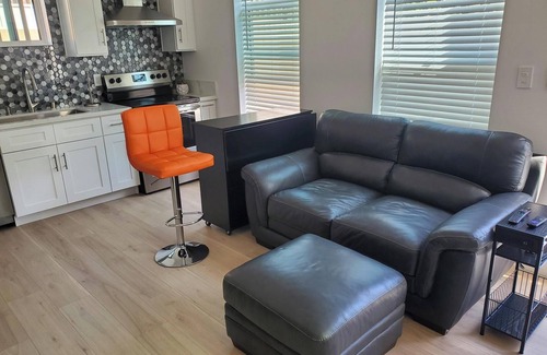 North Hills West Villa | Charming 1 bedroom/1 bathroom ADU with Wi-Fi, AC in delightful North Hills, CA