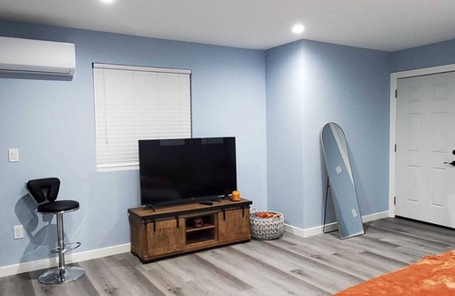 Chatsworth House | Charming 1-bedroom house in marvelous Los Angeles with WiFi, AC