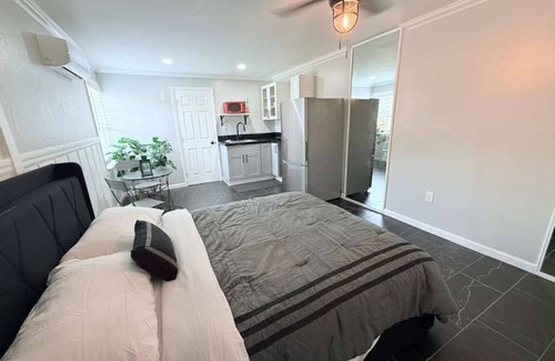 Dolphin's Cove House | Charming 1-bedroom townhome in Palm Valley with outdoor shower