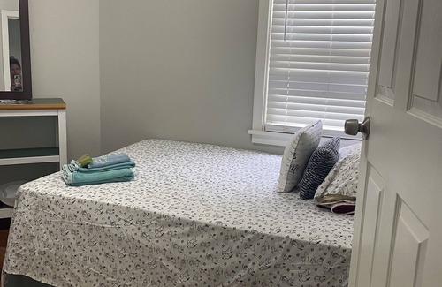 Wheaton-Glenmont House | Charming 1 furnished bedroom in Silver Spring near glenmont train station