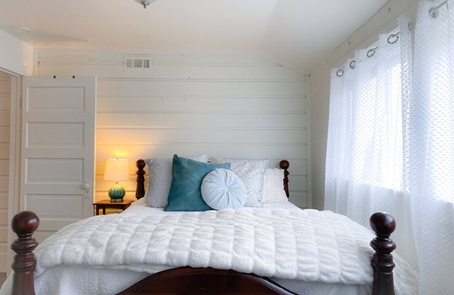 Yuba City Other | Charming 1907 Farmhouse on 6 1/2 acres