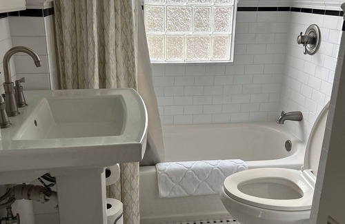 Indianapolis House | Charming 1925 Home In Broad Ripple - Sleeps 6, Modern Comforts & Prime Location