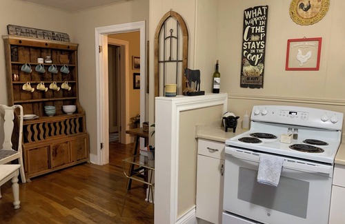 Junction House | Charming 1940's 2-bedroom Home in the beautiful Hill Country of Junction, Texas!