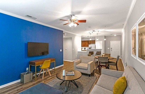 Downtown Dallas Apartment | Charming 1BD in Trendy West End Neighborhood